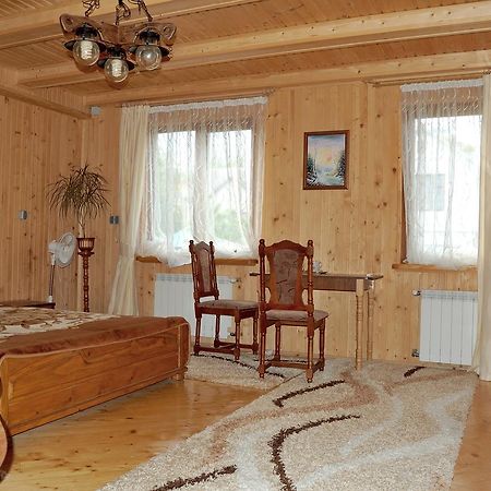 Hotel U Olgi à Trouskavets Extérieur photo
