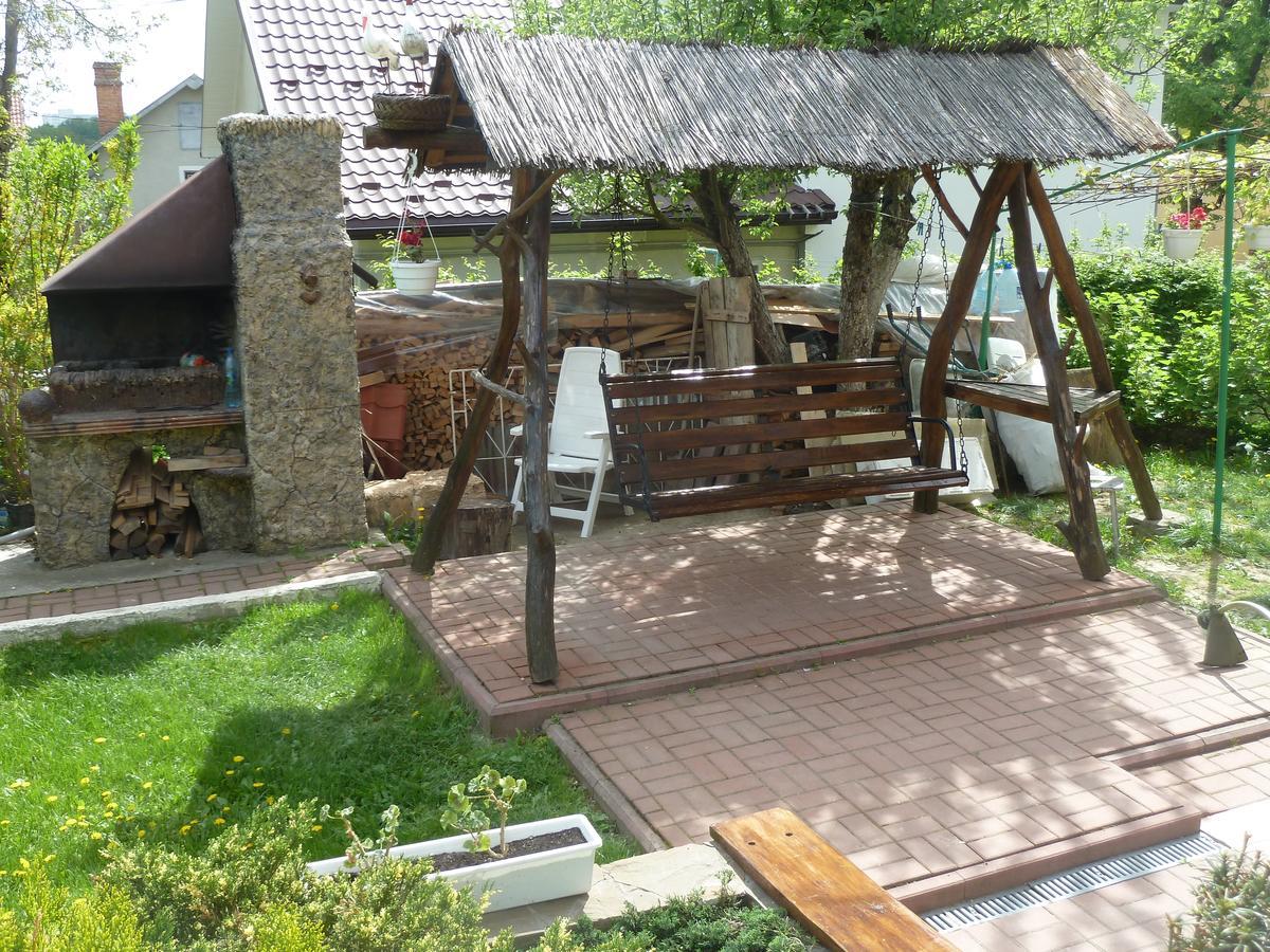 Hotel U Olgi à Trouskavets Extérieur photo